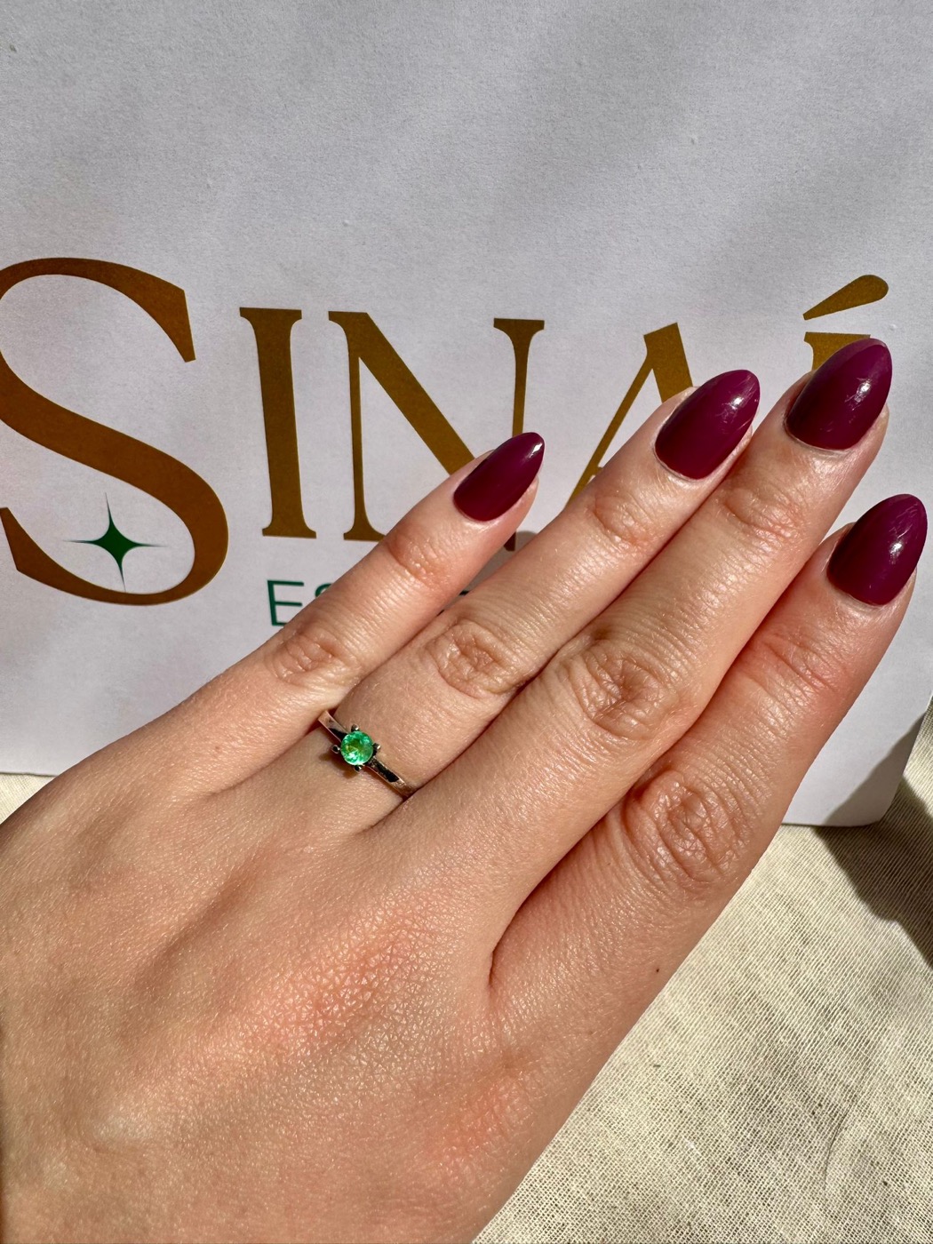 Anillo de esmeralda colombiana en plata 925