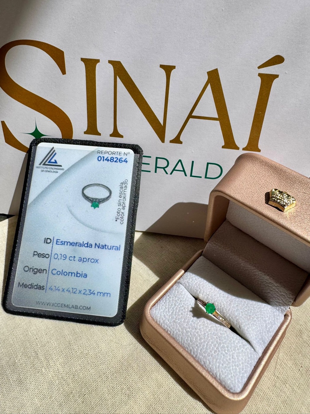 Anillo de esmeralda con certificado